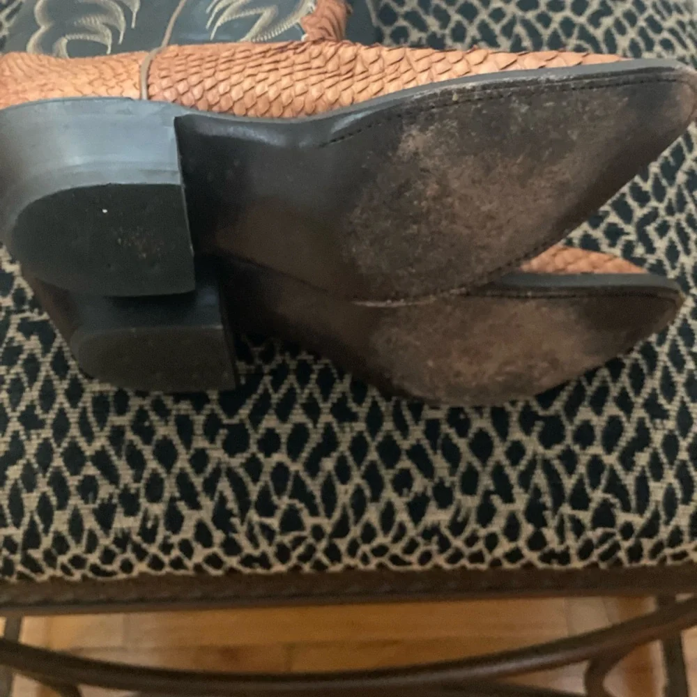 Brown and Black Western Boots - Picture 6 of 6